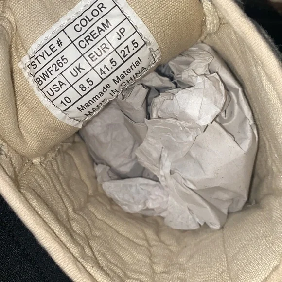 Boots - Picture 3 of 9